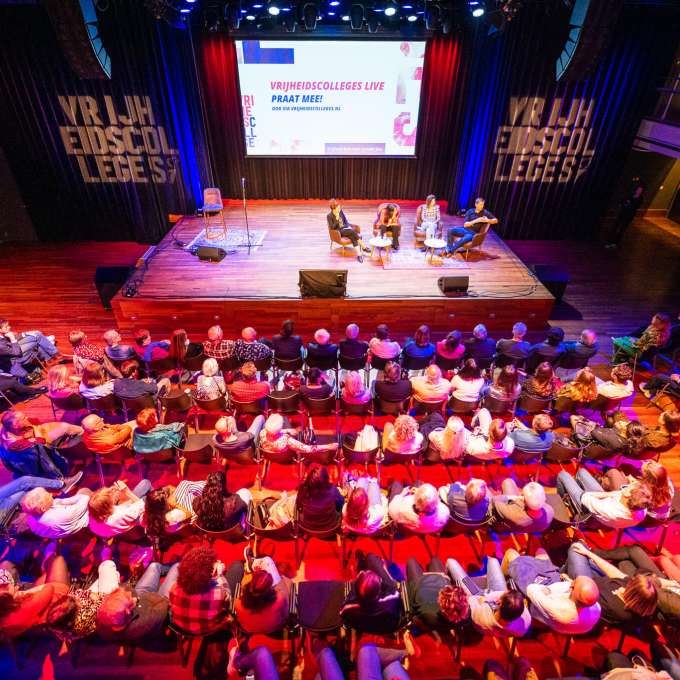 Vrijheidscolleges Live! 2024 met Hedy d’Ancona, Devika Partiman en Ayla Çekin Satijn